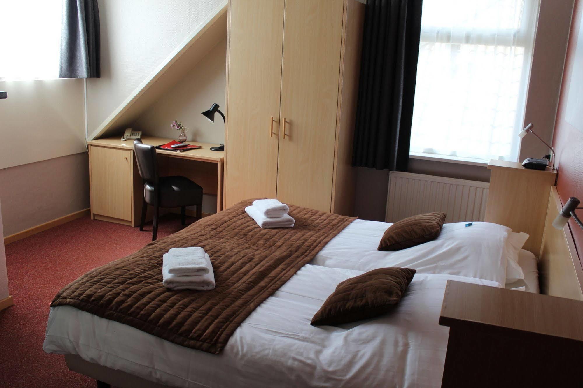Hotel Restaurant 'T Klokje Renesse Kültér fotó