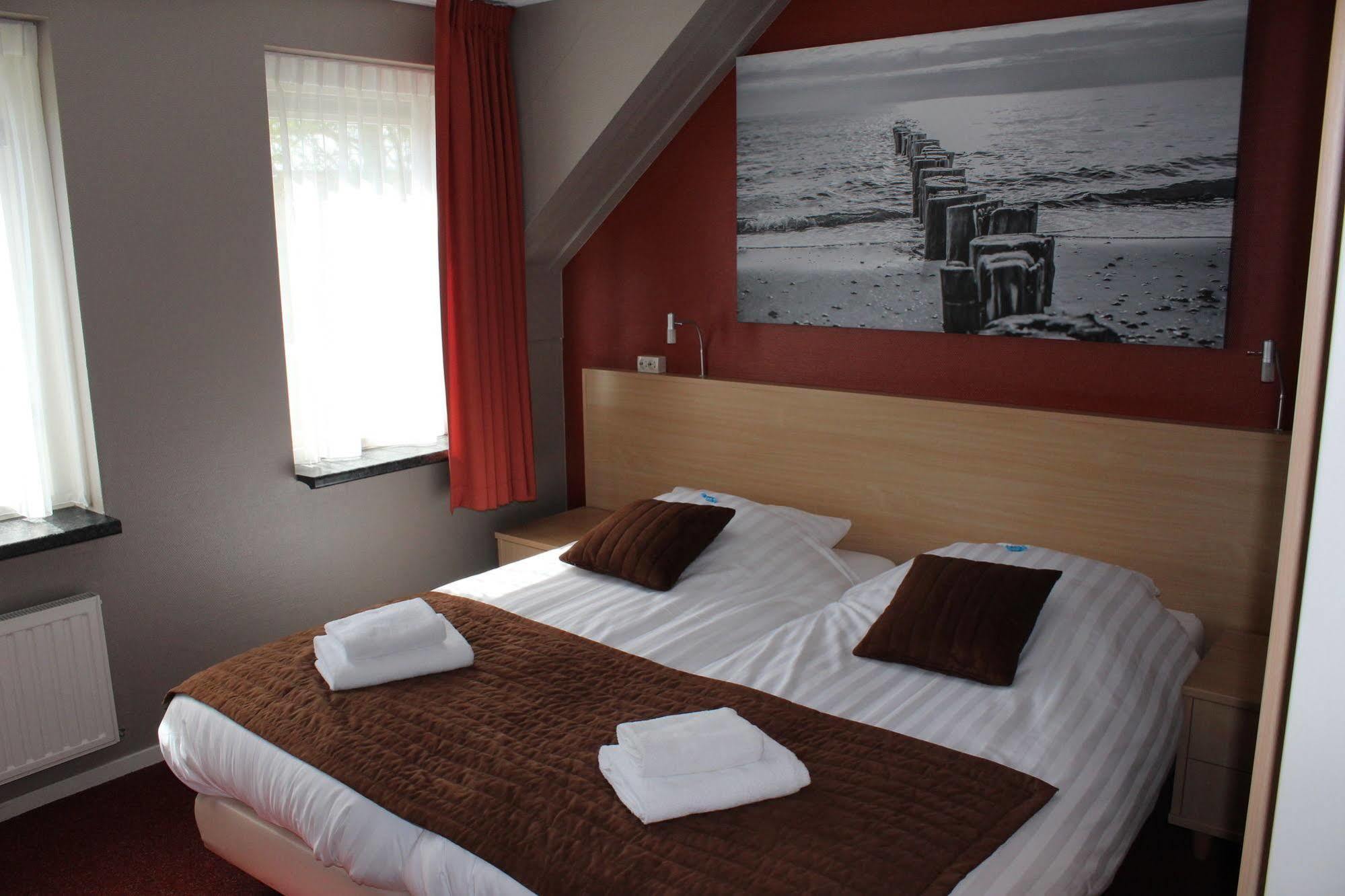Hotel Restaurant 'T Klokje Renesse Kültér fotó